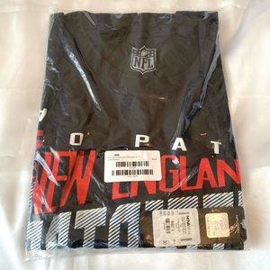 NFL PATRIOTS Black Graphic Short Sleeve